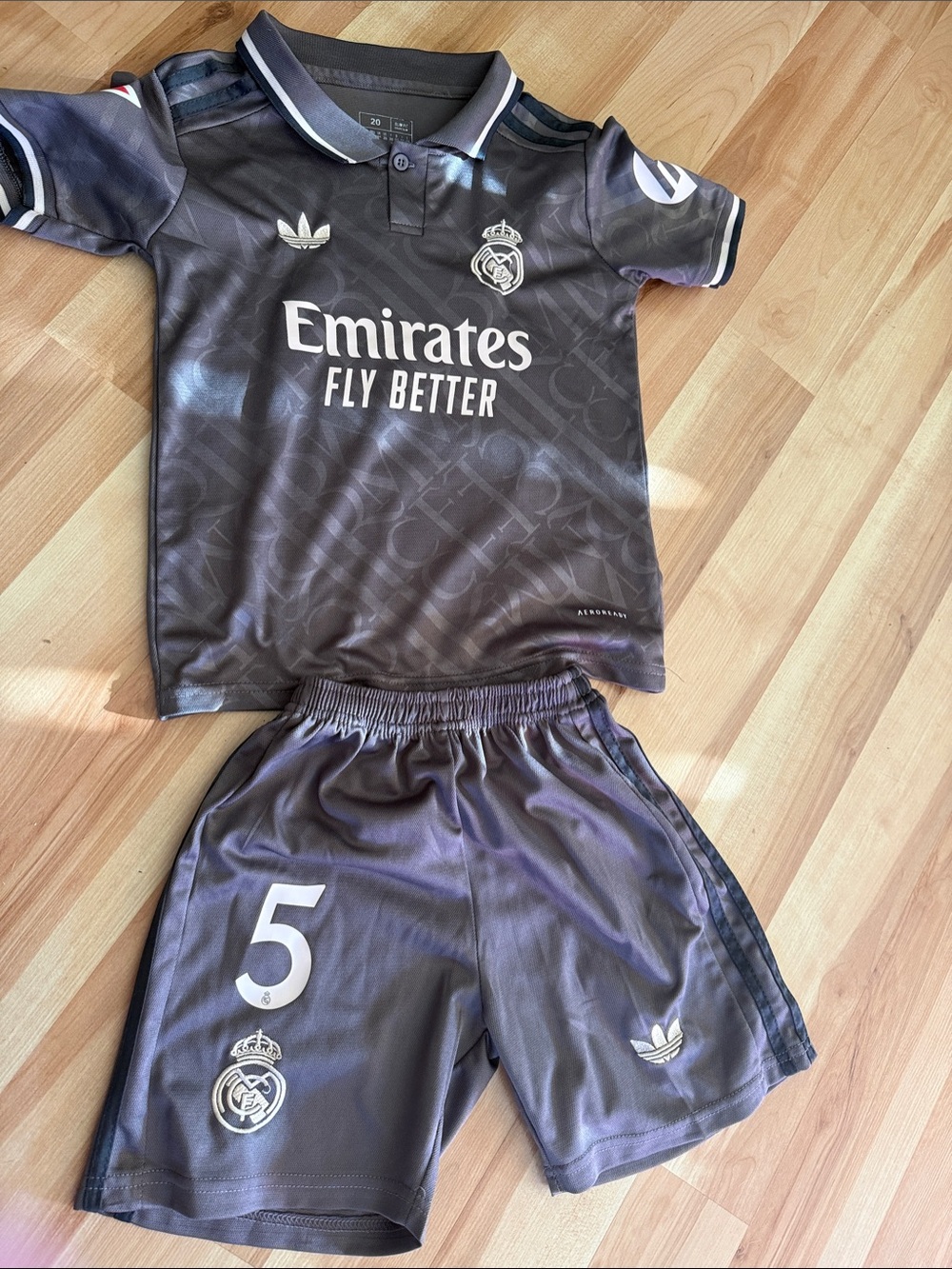 Real Madrid - Kids' Soccer Jersey and shorts - Bellingham Jersey